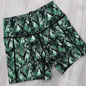 Constantly Varied Gear VENOM Snakeskin Print Athletic Shorts 5” • Size Small